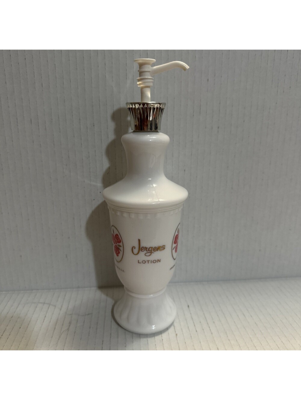 Vintage Jergens Milk Glass Pink Roses Lotion Pump Bottle 9oz.USA Pre-Owned